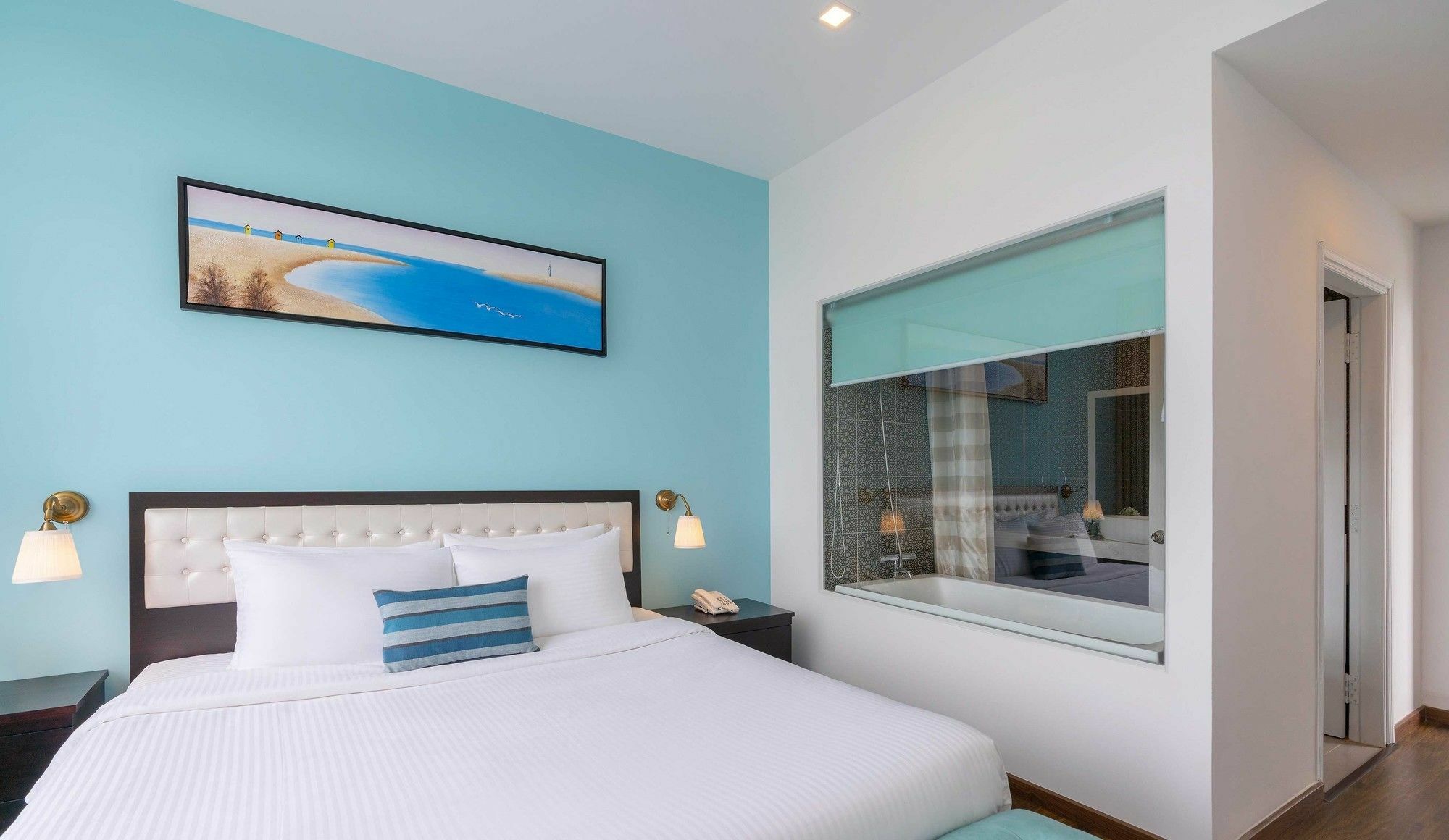 Khách sạn Zoneland Flora & 3*